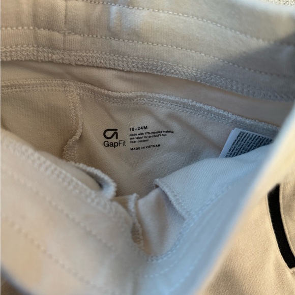 GapFit Toddler Fit Tech Pull-On Joggers - 4 pairs - Picture 6 of 9